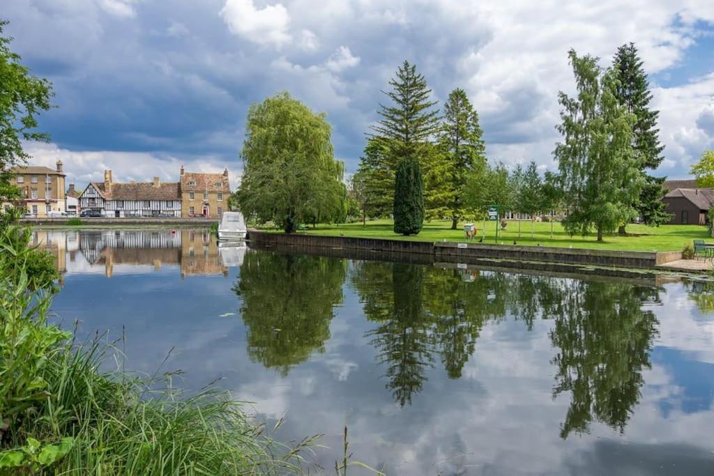 The Old Hay Barn - Games Room, Gym, Sleeps 8 Godmanchester Kültér fotó